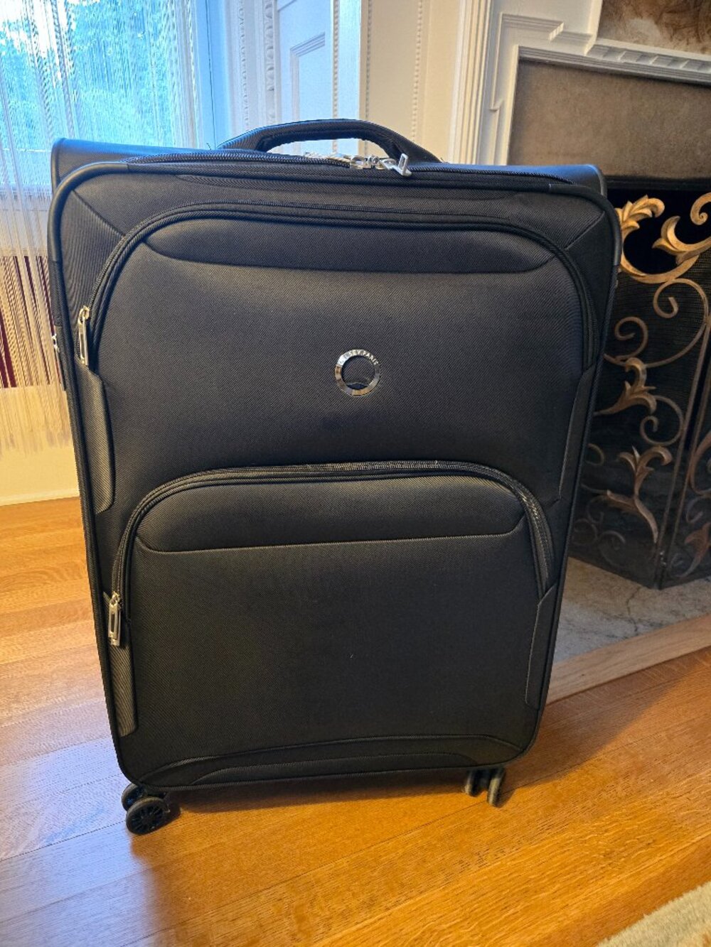 Delsey 28" Expandable Spinner Upright Suitcase